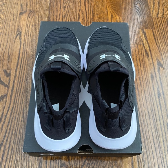 *NWT* Under Armour Runplay Sneakers - Black - Sz 13K - Picture 8 of 14